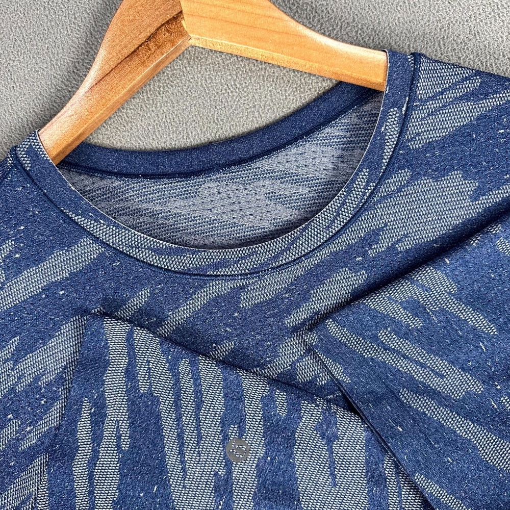 Lululemon Shirt Mens Small Blue Grey Camo Metal Vent Breathe Performance Gym